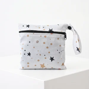 1 pochette XS : multifonction, imperméable et zippée